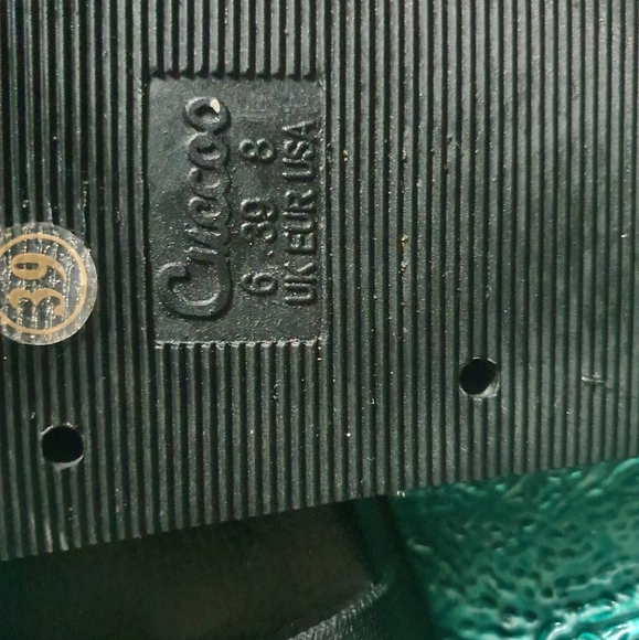 Cucco slide - Picture 2 of 3